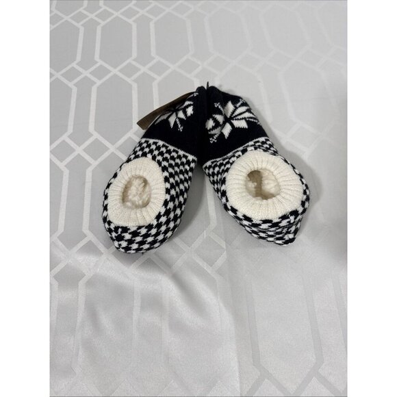 Northeast Outfitters Women's Cozy Cabin Slippers NWT Size 5-10 (Snowflake) - Picture 1 of 4